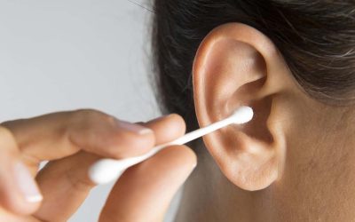 ¿Porqué no hay que limpiarse los oídos?